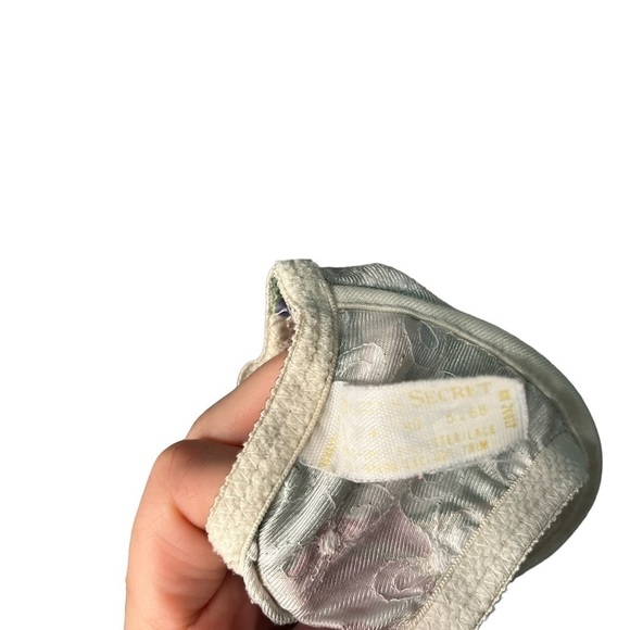 VINTAGE Victoria Victoria’s Secret Lace Floral Lingerie Bra - Picture 5 of 5